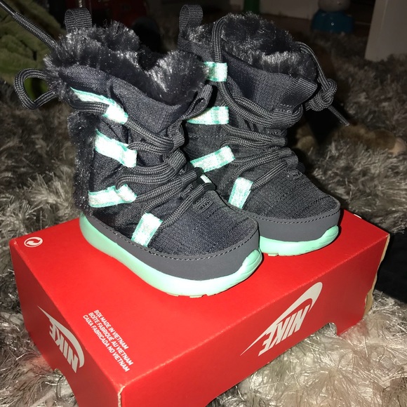 Nike Other - Nike Roshe infant snow boots